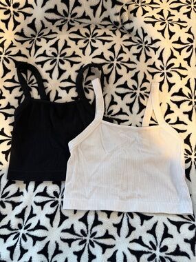 Colsie Ribbed Camisole Crop Set — Black & Cream